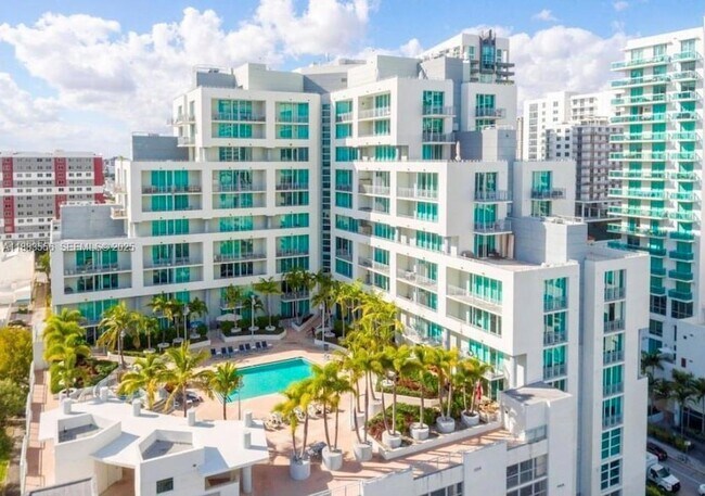 Building Photo - 350 NE 24th St