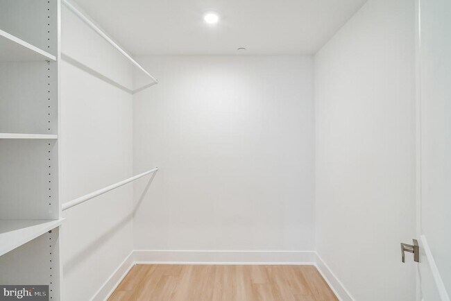 Building Photo - 646 N 32nd St