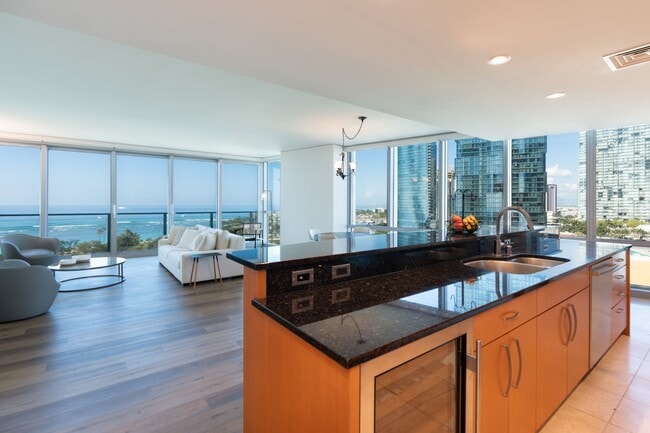 Building Photo - HOKUA 3 bedroom FULLY FURNISHED