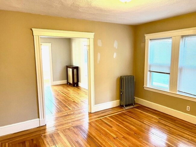 Building Photo - 14 Beach Rd