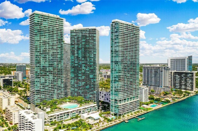 Building Photo - 650 NE 32nd St