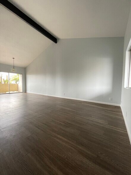 Building Photo - 315 N Pico Ave