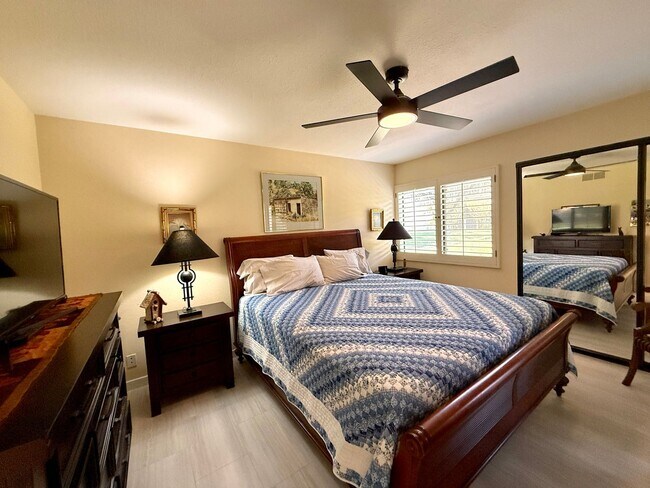 Building Photo - Riviera Gardens SEASONAL FURNISHED! FANTASTIC!