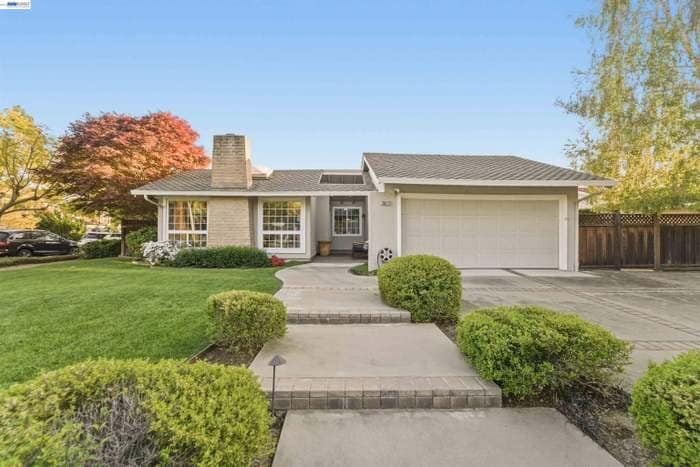 Building Photo - 36017 Plumeria Way