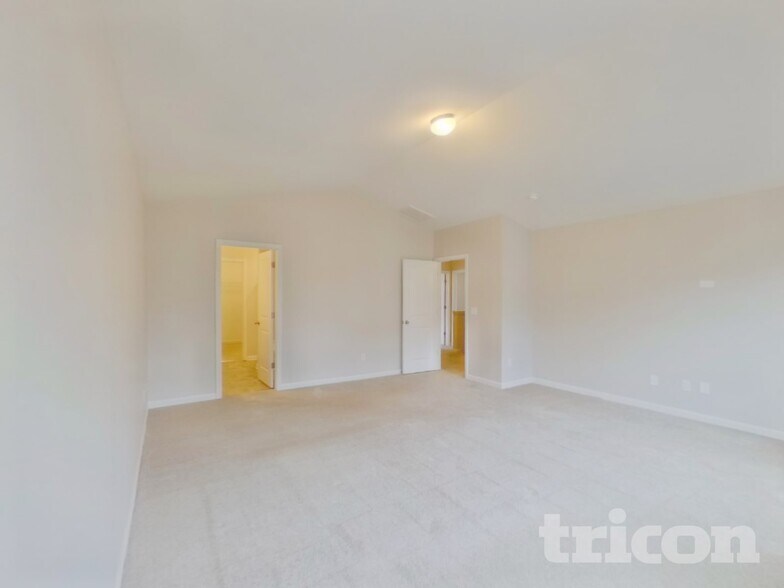 Building Photo - 208 Willow Grv Wy