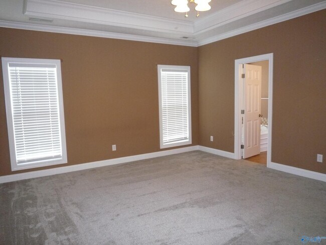 Building Photo - 16656 Bellewood Dr