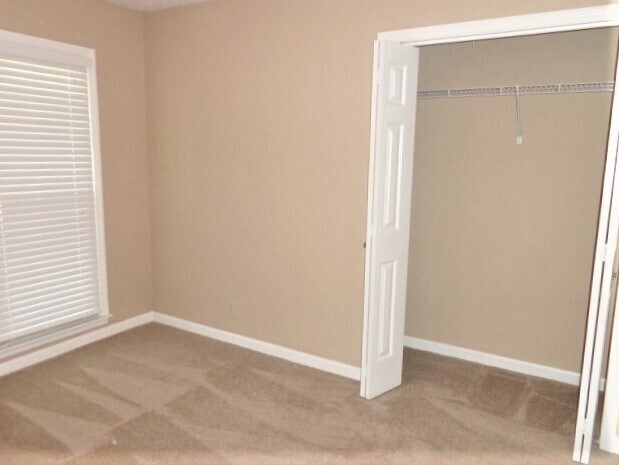 Building Photo - 7303 Clearview Dr