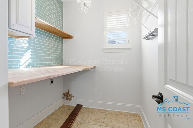 Building Photo - 19763 Maben Ave