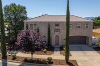 Building Photo - $500 Move in Special with signed lease by 12/15/2025 ~ Upscale Modern 4 Bed | 2.5 Bath – Yard Mai...