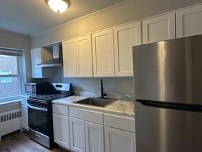 Building Photo - One bed- East Lansdowne