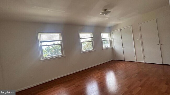 Building Photo - 3068 Covington St