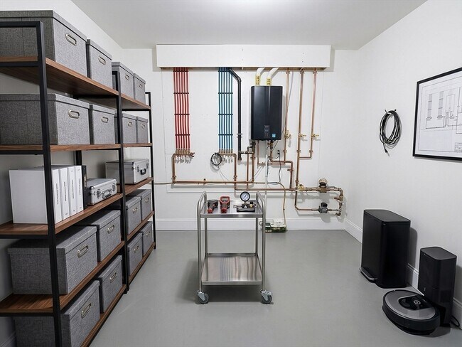 Building Photo - 42 Parsons St