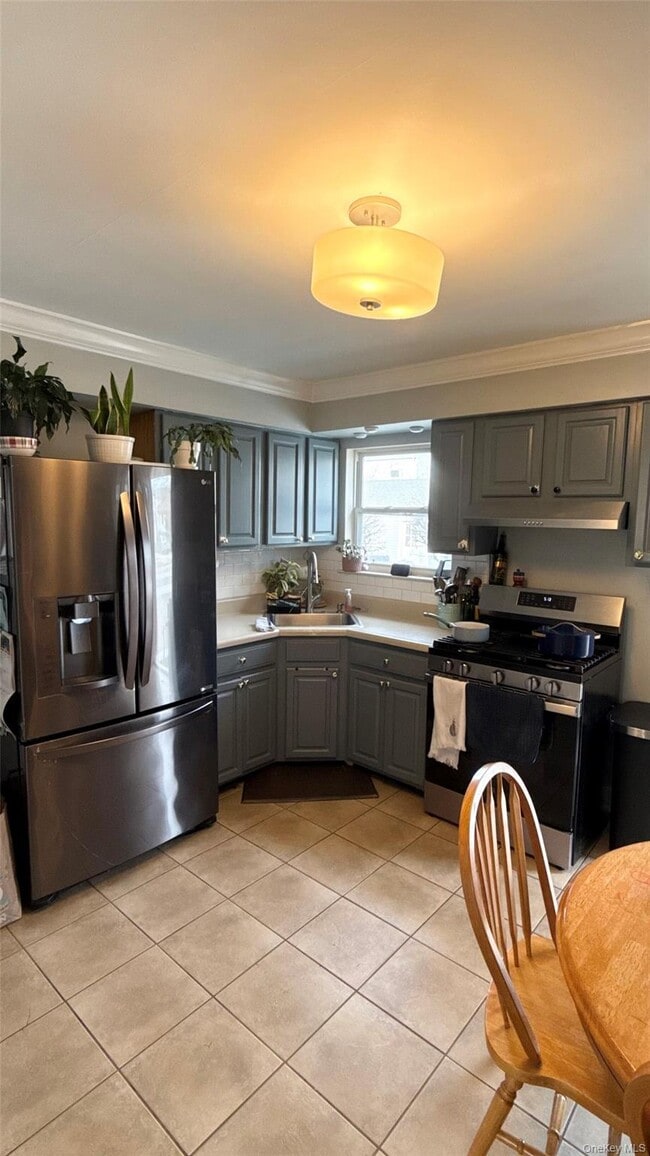 Building Photo - 207 Lenox Ave