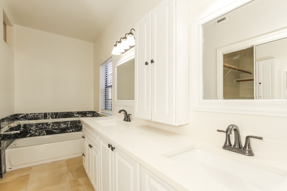 Building Photo - 18039 N 12th Pl