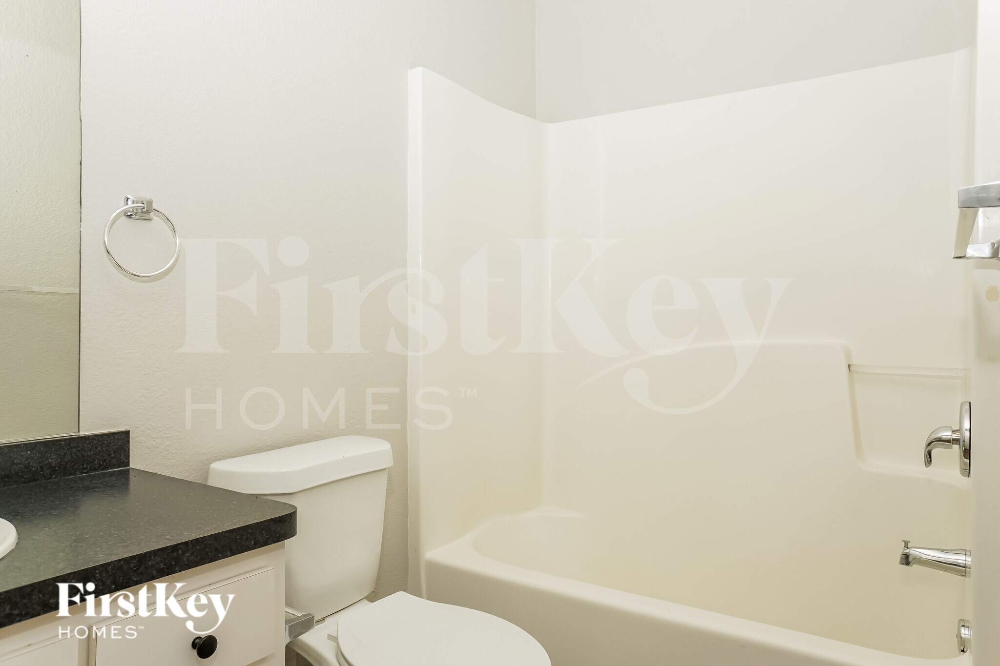 Building Photo - 3240 Alesio Ave