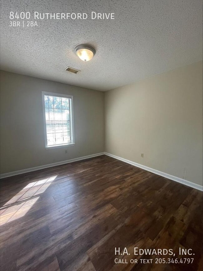 Building Photo - 8400 Rutherford Dr