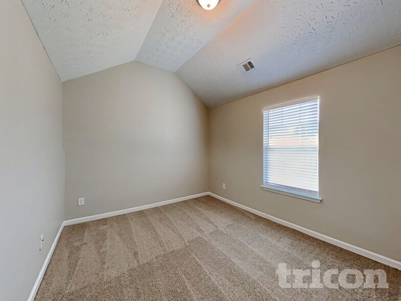 Building Photo - 1645 Gallup Dr