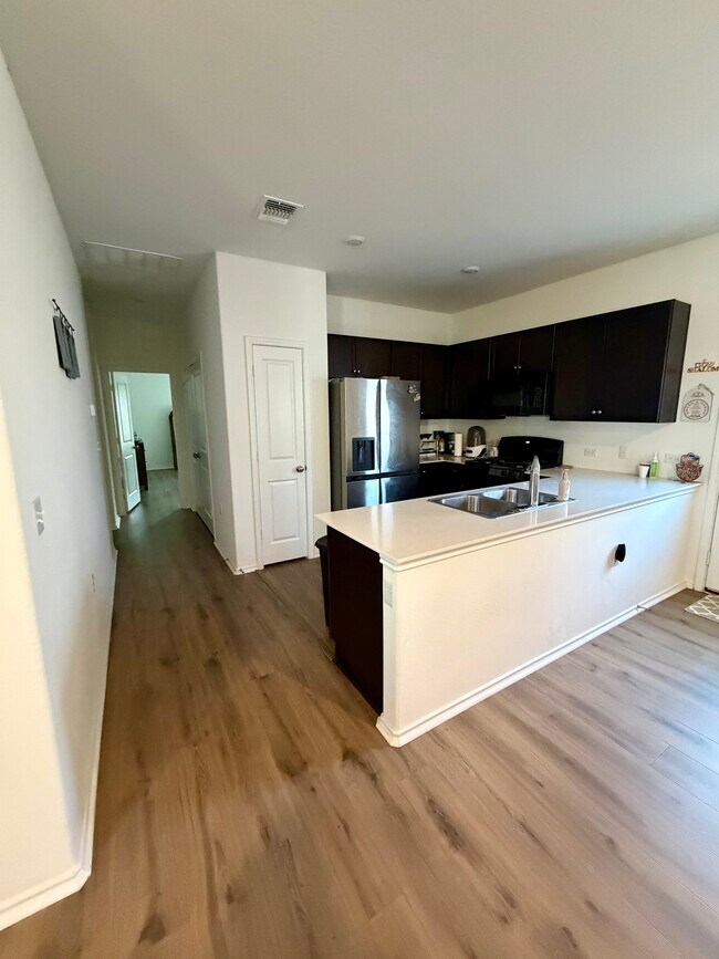 Building Photo - 2821 Dezmond Diamond Ct