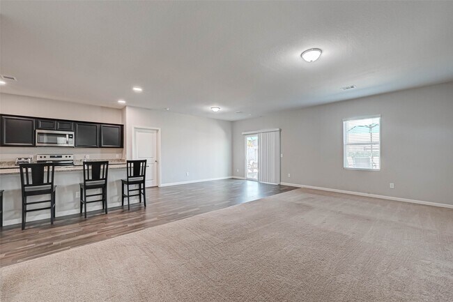 Building Photo - 10133 Pappas Dr