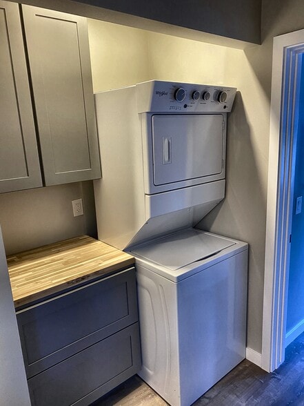 Laundry - 9874 Mountain Home Rd