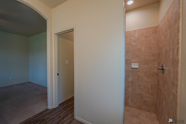 Building Photo - 4414 W 26th St