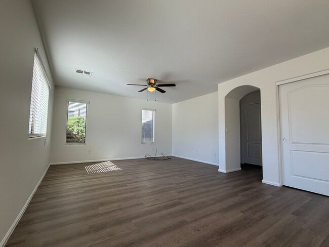 Building Photo - Johnson Ranch: 4 bedrooms, 2.5 bathrooms, ...