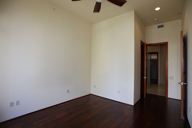 Building Photo - Loft at Waikiki - 2 Bdrm/2 Bath/2 Prkg - $4,500