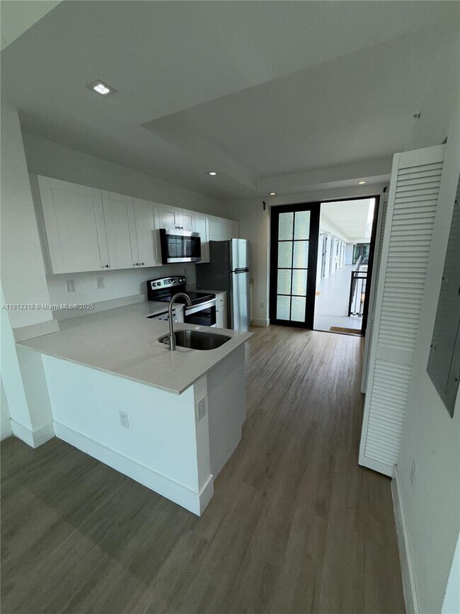 Building Photo - 4100 SW 64th Ave