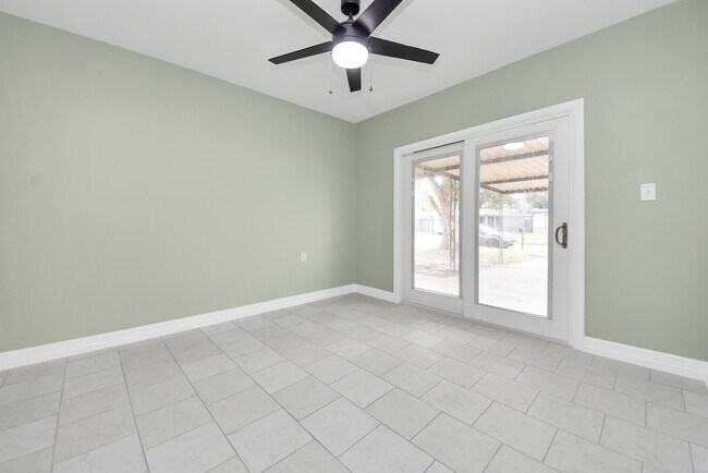 Building Photo - 6214 Diamond Ct