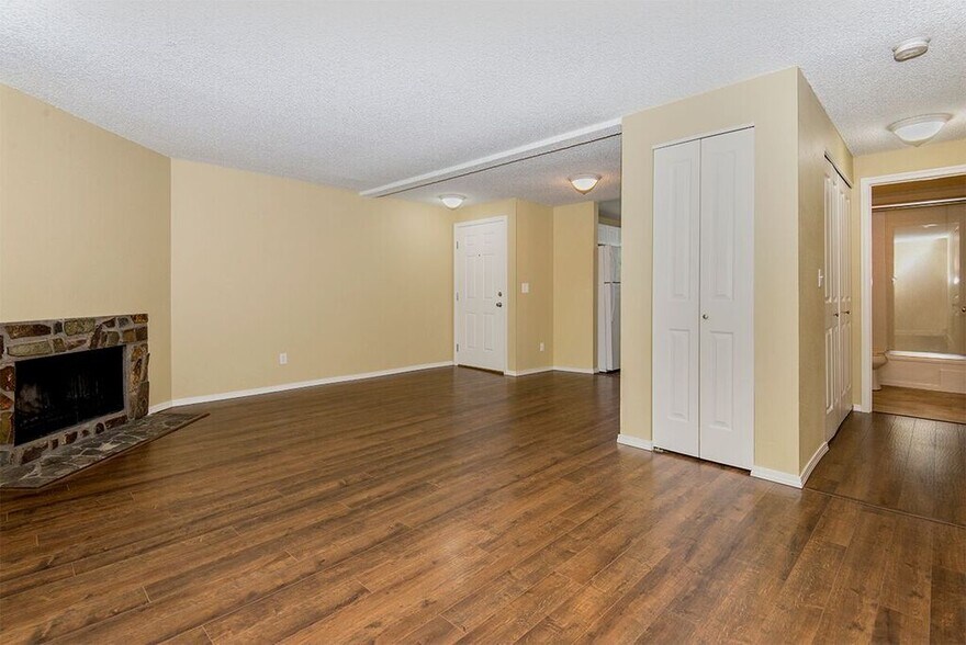 Primary Photo - 12400 SW Gingham Ln