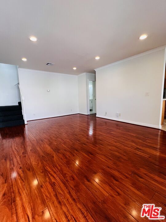 Building Photo - 121 Sinclair Ave