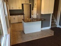 Building Photo - 1118 12th Ave SE