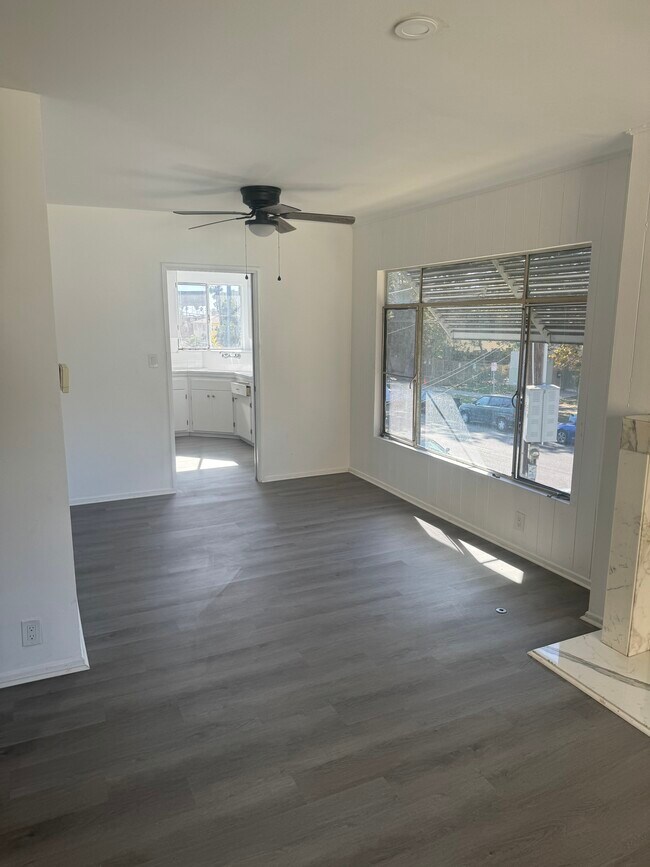 Primary Photo - 1756 N Normandie Ave