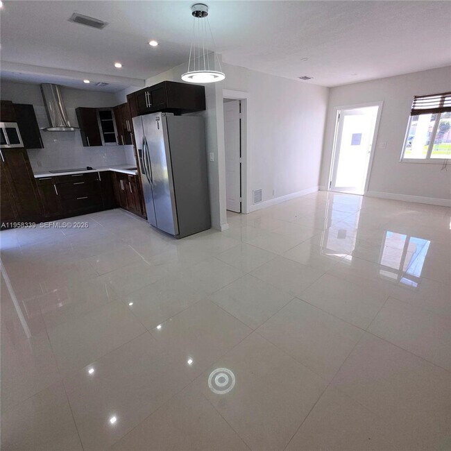 Building Photo - 7555 SW 28th Street Rd