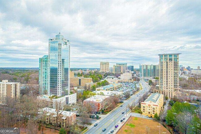 Building Photo - 2795 Peachtree Rd