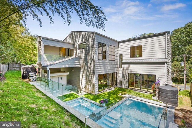 Building Photo - 3554 Military Rd