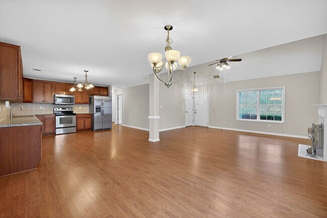 Building Photo - 155 W River Bend Dr