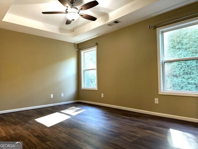 Building Photo - 538 Oakside Pl