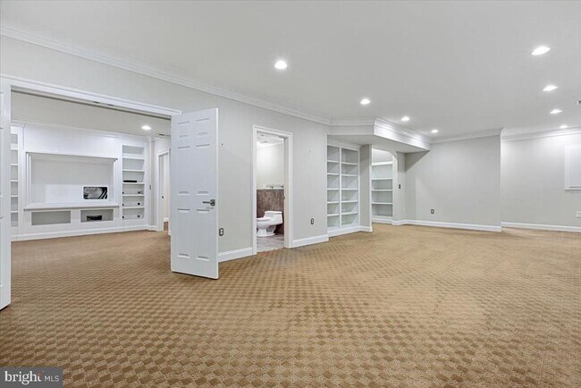 Building Photo - 3 Big Oak Ct