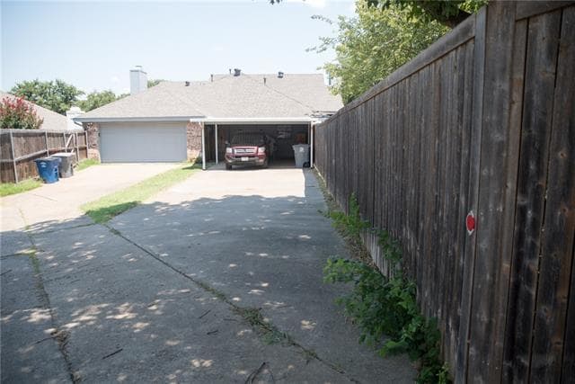 Building Photo - 9716 Summerwood Cir