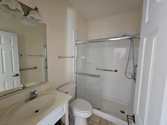 Building Photo - 413 Cypress Dr