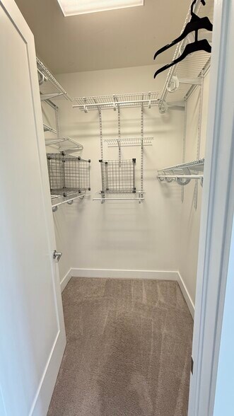 Master Closet - 10260 NW 63rd Ter