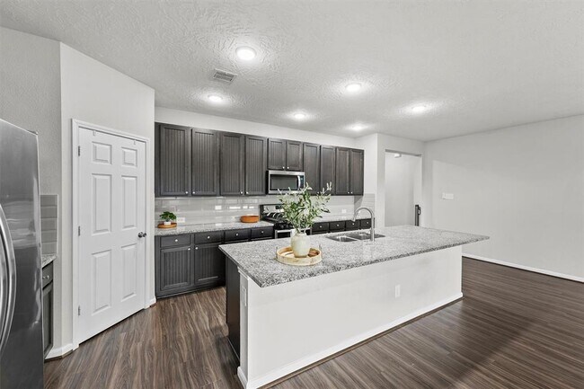 Building Photo - 15335 Oakheath Colony Ln