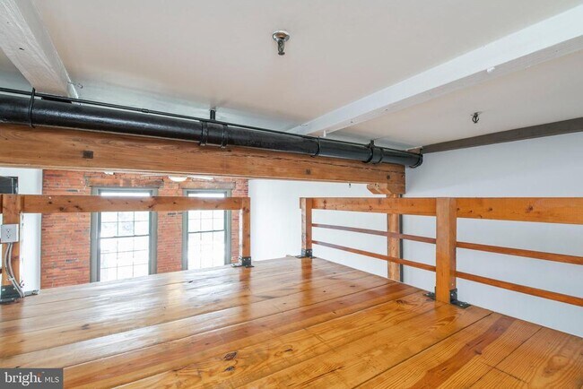 Building Photo - 313 Arch St