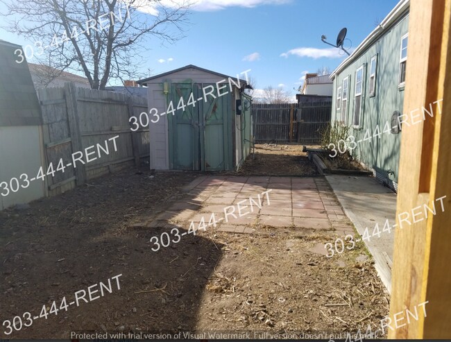 Building Photo - Great Price with a great location and view!!! Washer & Dryer Included!