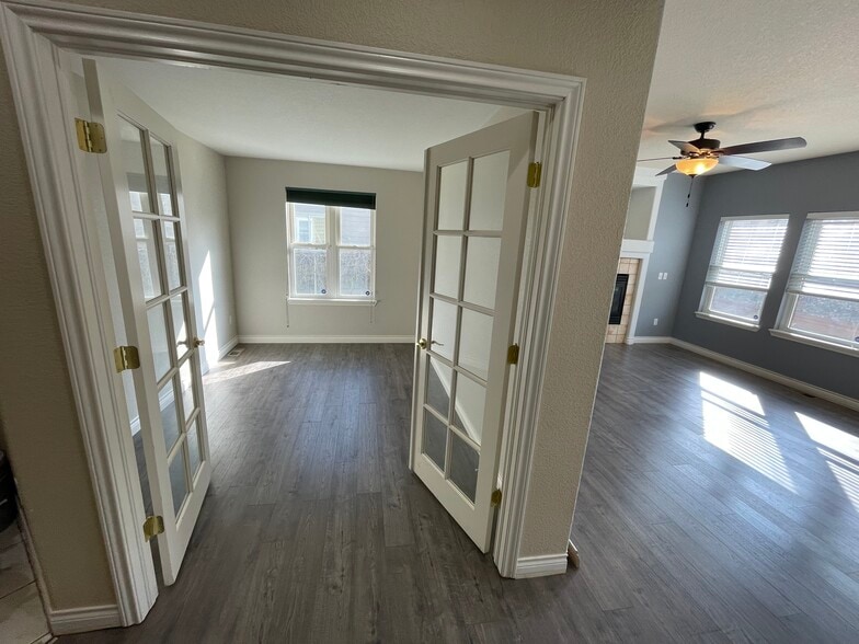 Building Photo - 7627 Halleys Dr