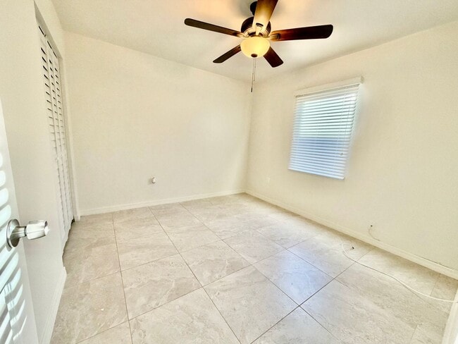 Building Photo - 1st Floor 2 bed 1 Bath Condo - MOVE IN SPECIAL -Apply now & Get Your Application Fee Credited at ...