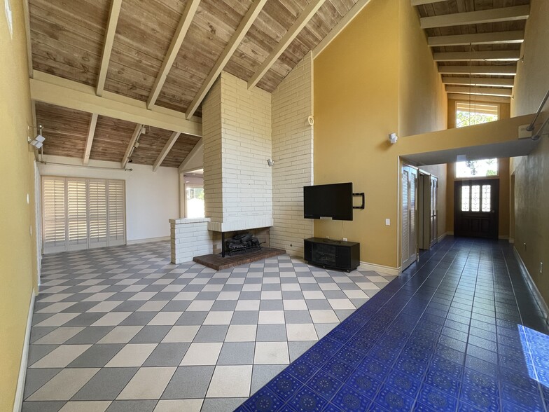 Building Photo - 7 Cypress Tree Ln