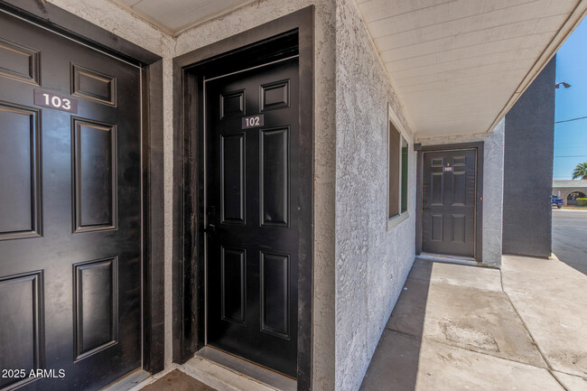 Building Photo - 1822 N 32nd St