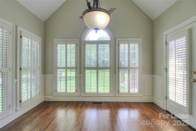 Building Photo - 1222 Weddington Hills Dr